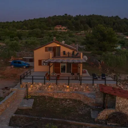 Duje Villa